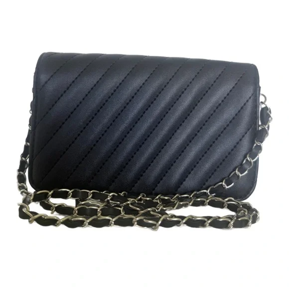 Badgley Mischka Black Quilted Crossbody Bag - Picture 2 of 7